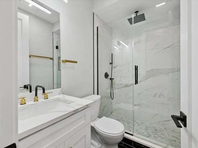 $1,935 | 2818 West Fletcher Street, Unit CH, Chicago, IL 60618