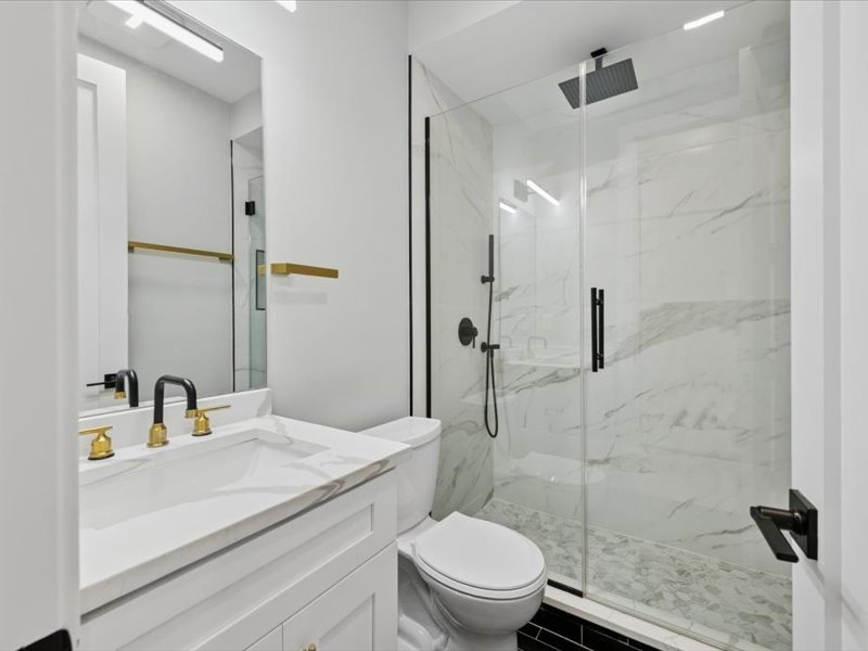 2818 West Fletcher Street, Unit CH Chicago, IL 60618 - Photo 11 of 16