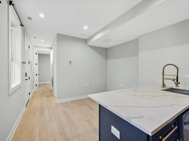 $1,935 | 2818 West Fletcher Street, Unit CH, Chicago, IL 60618