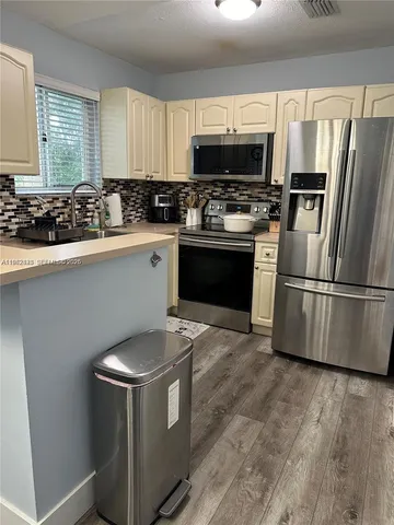 $2,800 | 2298 Northwest 78th Avenue, Unit 201, Pembroke Pines, FL 33024