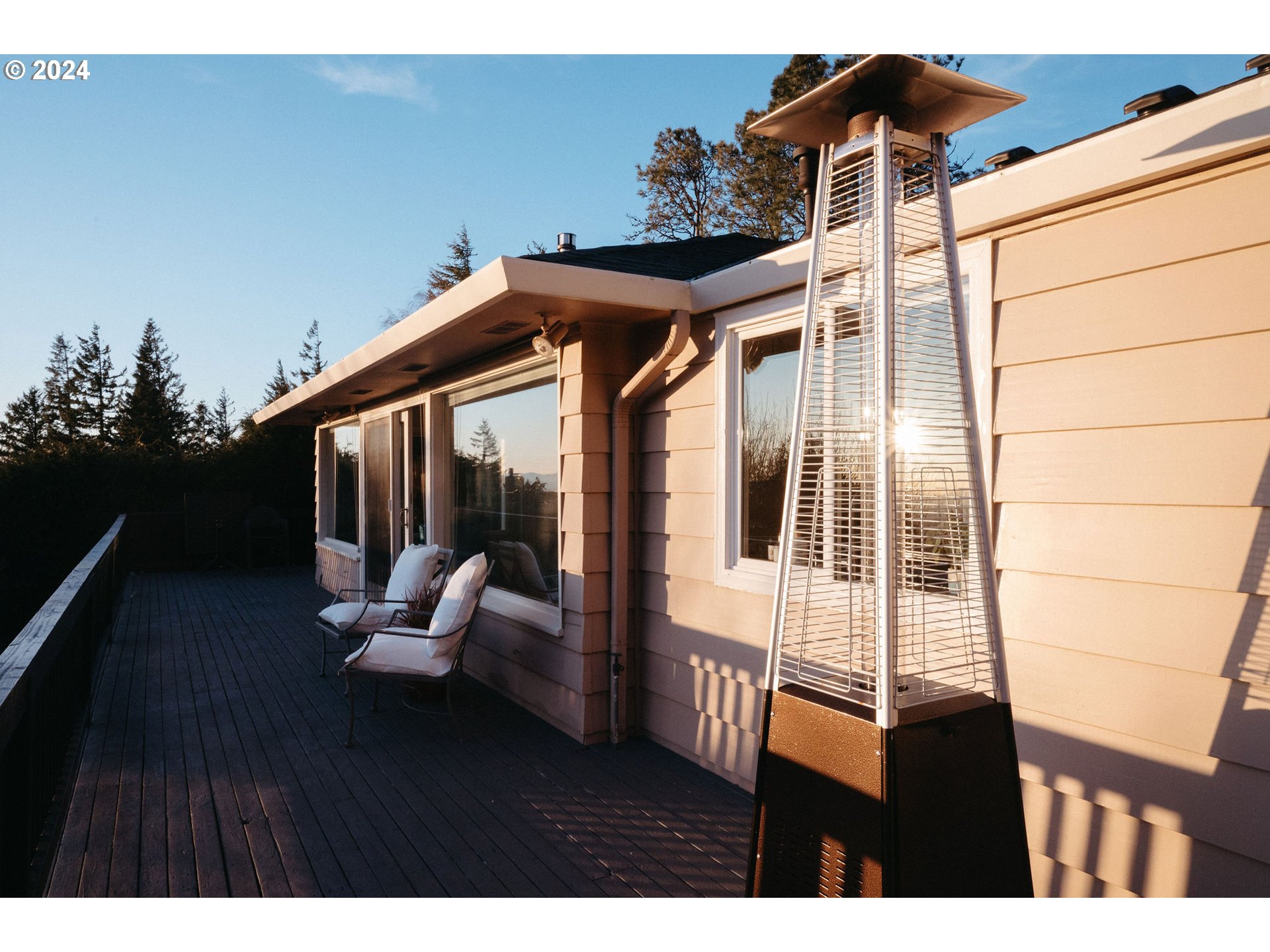 811 Northwest Skyline Crest Road Portland, OR 97229 - Photo 30 of 45 a view of outdoor living room and patio