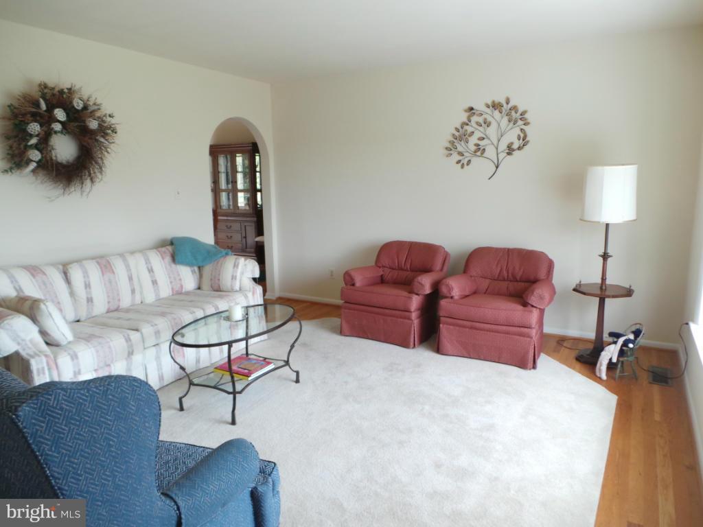 119 Windcliff Road Prince Frederick, MD 20678 - Photo 13 of 29 Living Room