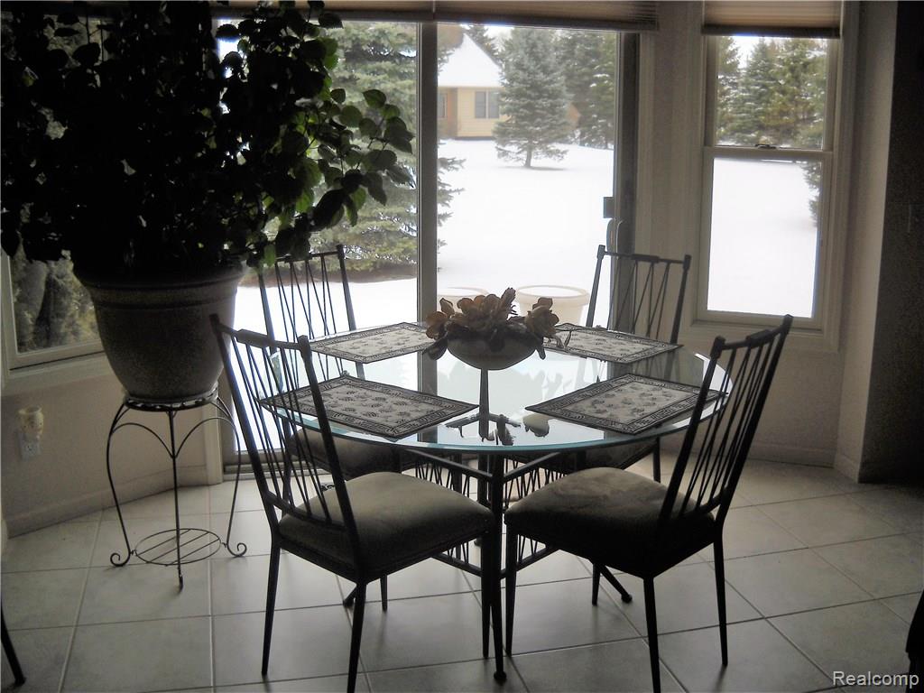 22451 Timber Ridge Court Woodhaven, MI 48183 - Photo 11 of 26