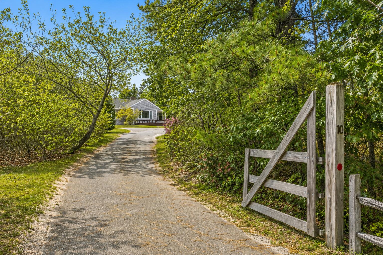 10 Pease Point Road Edgartown, MA 02539 - Photo 16 of 21
