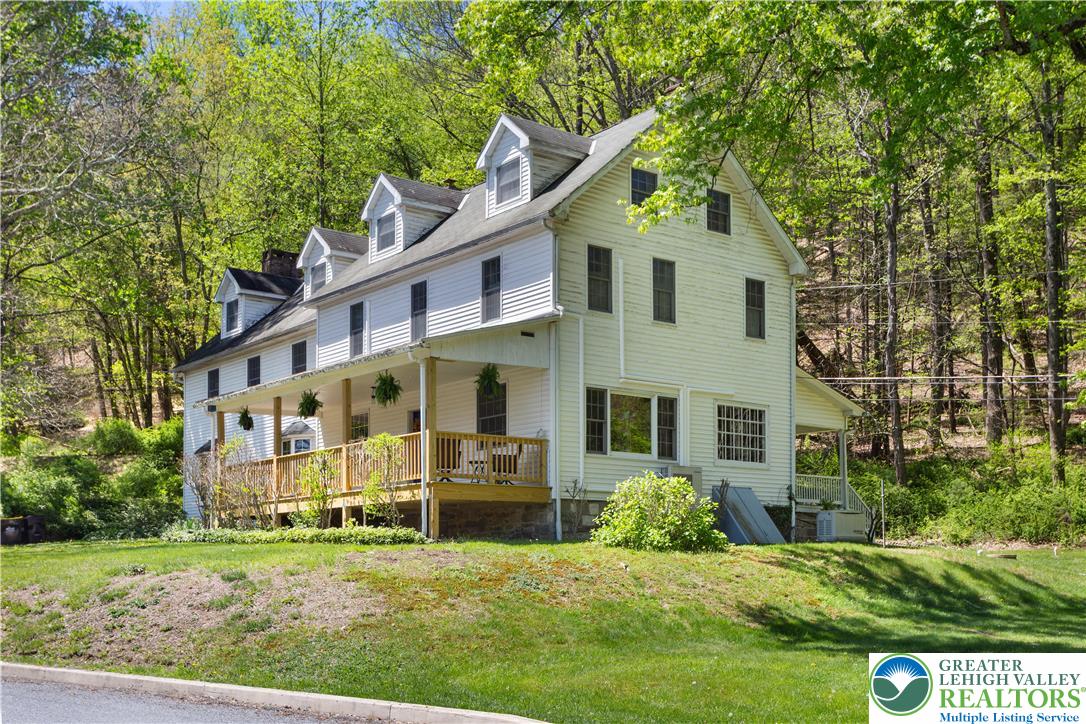 1841 Twin Pine Road Stroudsburg, PA 18360 - Photo 2 of 57