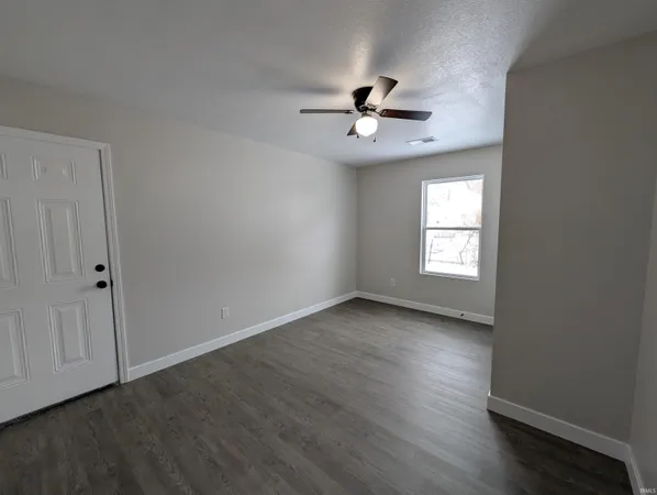 $199,000 | 407 Ogdon Street, Washington, IN 47501