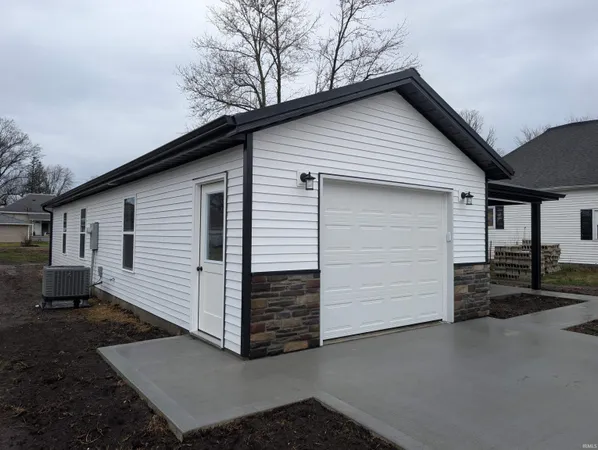 $199,000 | 407 Ogdon Street, Washington, IN 47501