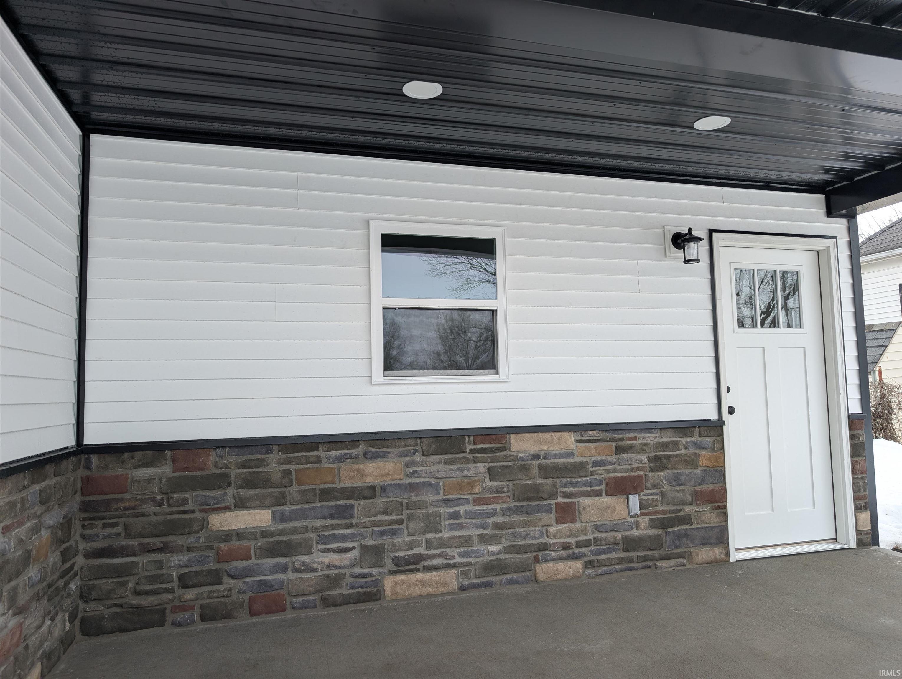 407 Ogdon Street Washington, IN 47501 - Photo 4 of 22