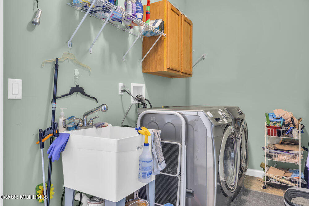 8 Rosedale Lane Whiting, NJ 08759 - Photo 32 of 36 a utility room with dryer and washer