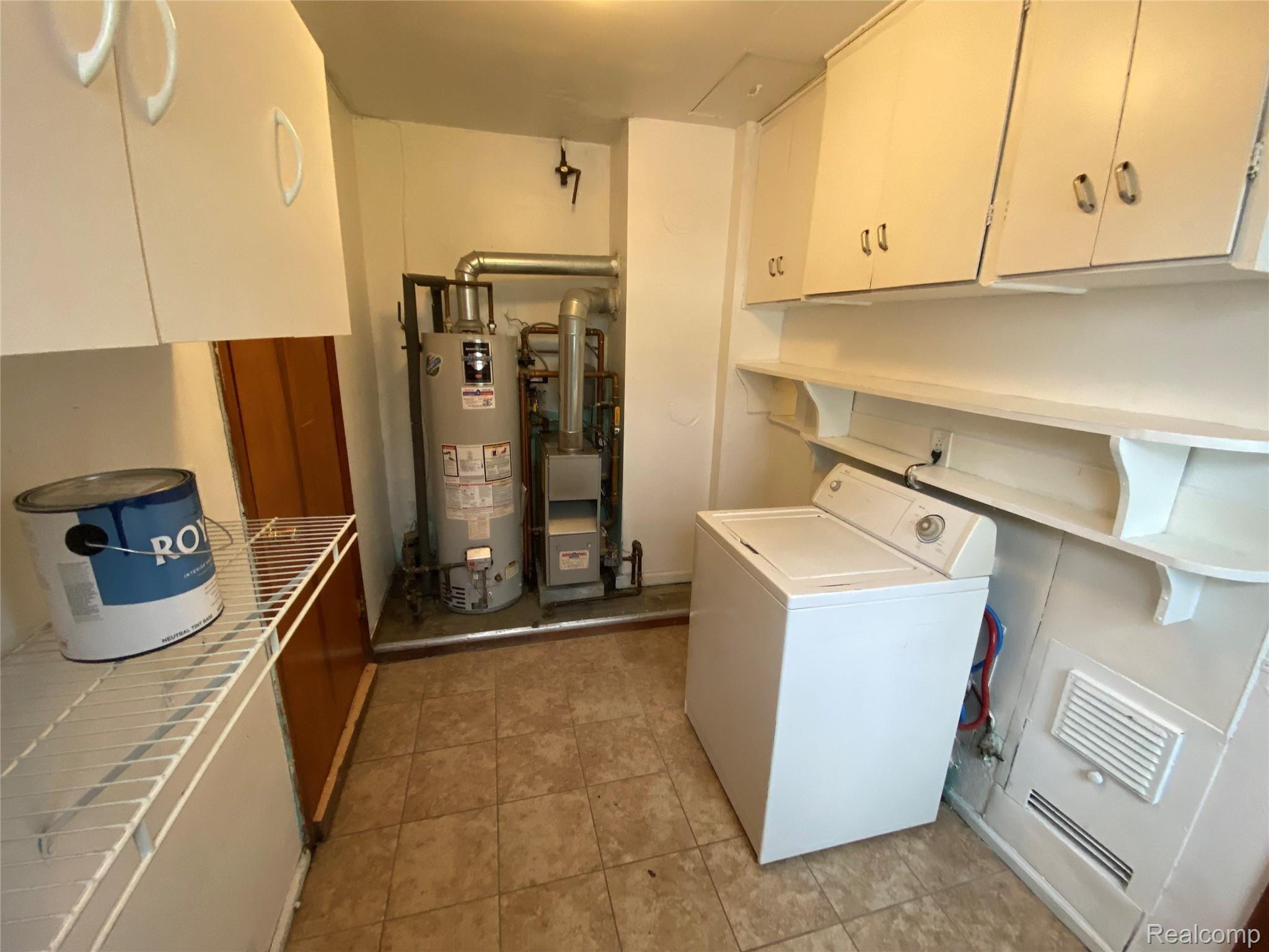 6210 Inkster Road Dearborn Heights, MI 48127 - Photo 25 of 27 laundry room