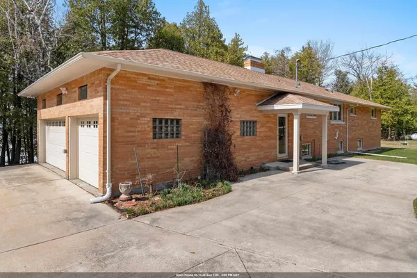 $629,900 | 2441 White Star Road, Brussels, WI 54204