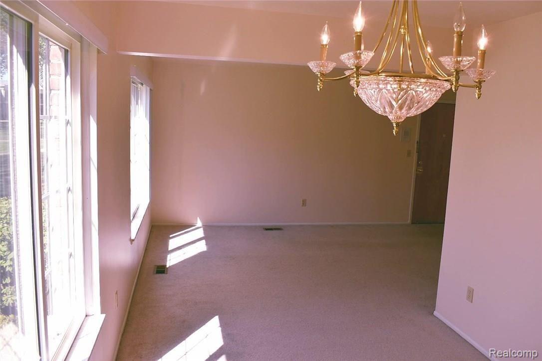 29516 Hoover Road, Unit 69 Warren, MI 48093 - Photo 13 of 34 20170509_161642.jpg