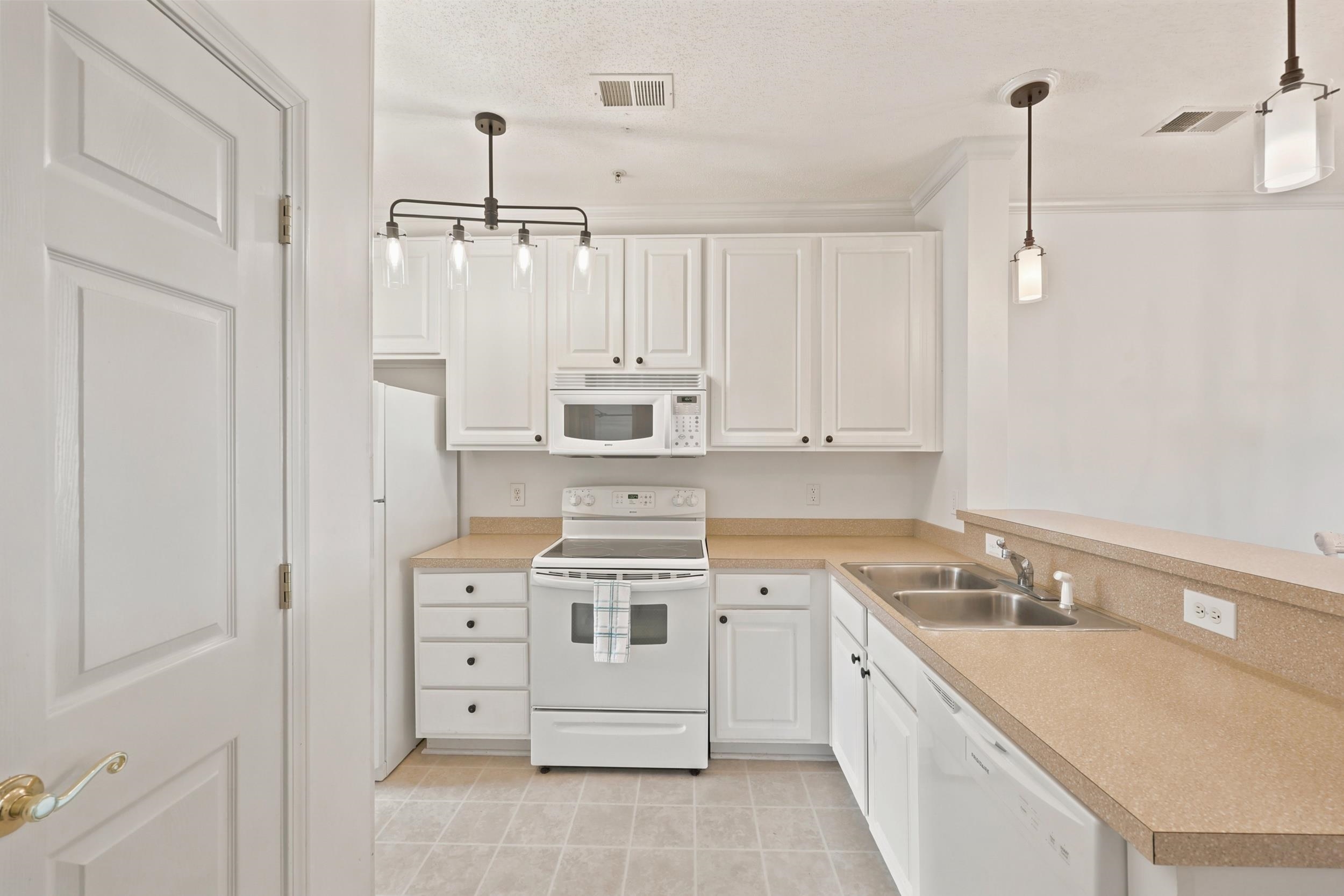 1100 Commons Boulevard, Unit 304 Myrtle Beach, SC 29572 - Photo 3 of 40