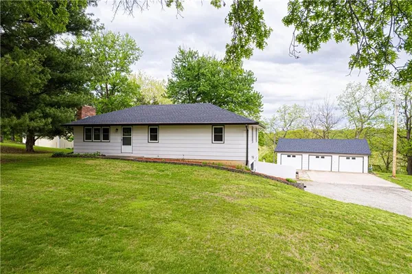 $385,000 | 16929 State Rte DD, Savannah, MO 64485