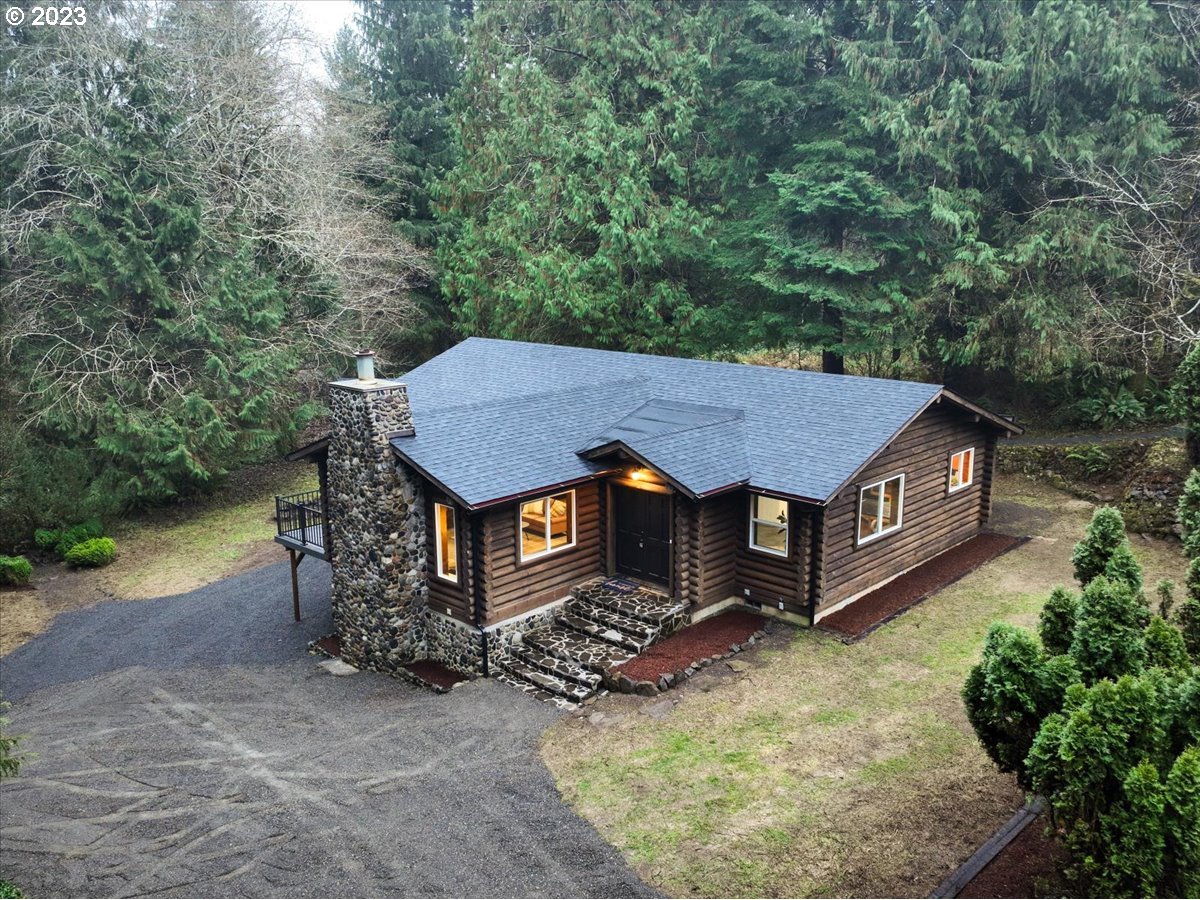 101 Shelley Road Longview, WA 98632 - Photo 2 of 33 front view of a house with a yard