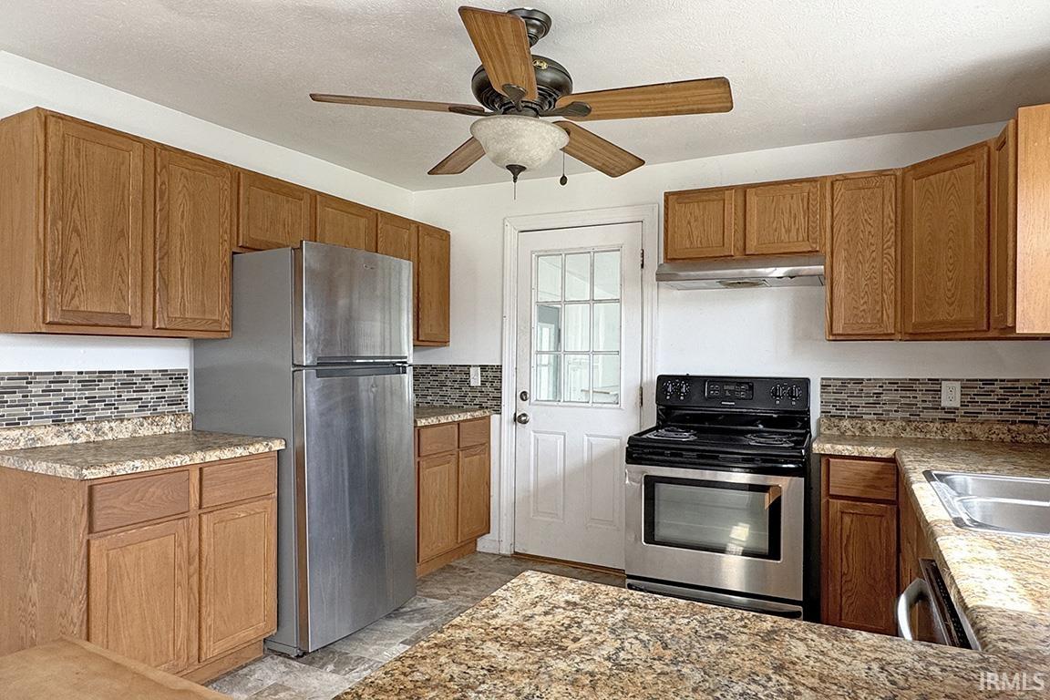 59636 Rosedale Avenue Elkhart, IN 46517 - Photo 12 of 37 Gallery Image 12
