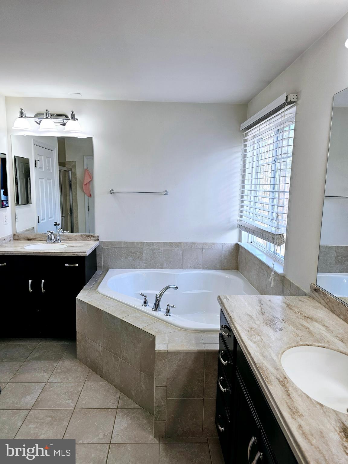 15939 Eagle Feather Drive Woodbridge, VA 22191 - Photo 16 of 39 Primary Room Full Bathroom