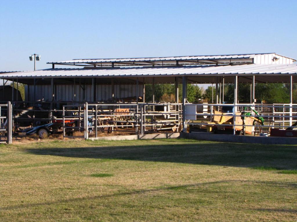 7815 North Perryville Road Waddell, AZ 85355 - Photo 5 of 11 Horse Stall