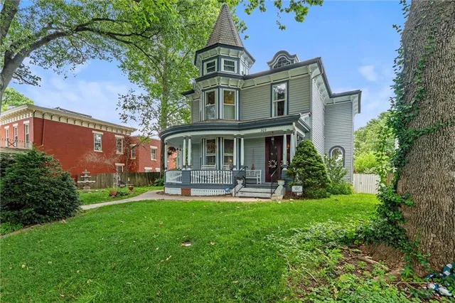 $479,900 | 309 North Esplanade Street, Leavenworth, KS 66048