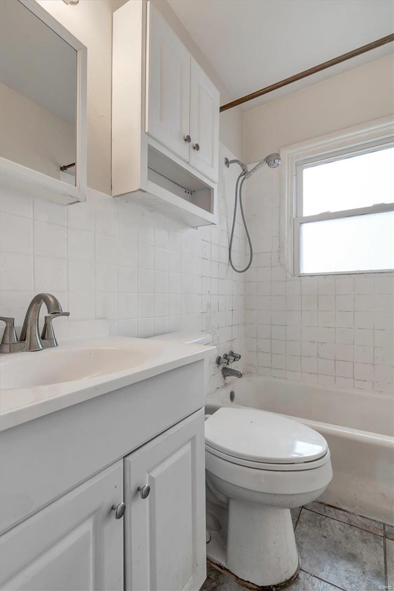 417 Rosedale Terrace Ballwin, MO 63021 - Photo 7 of 20