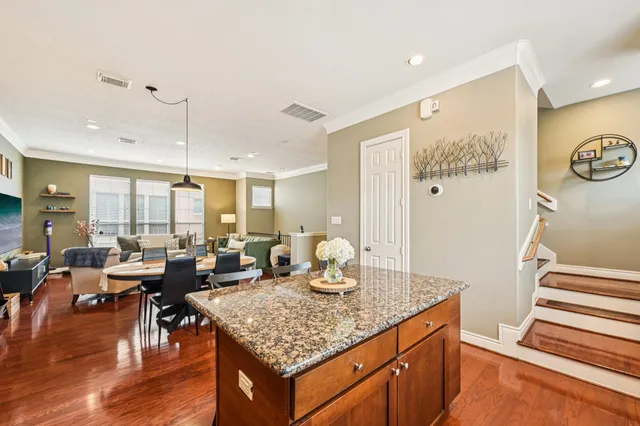 $360,000 | 5806 Kansas Street, Unit D, Houston, TX 77007