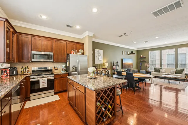 $360,000 | 5806 Kansas Street, Unit D, Houston, TX 77007