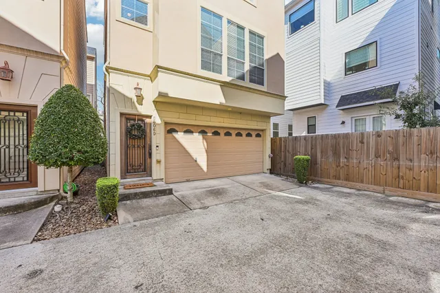 $360,000 | 5806 Kansas Street, Unit D, Houston, TX 77007