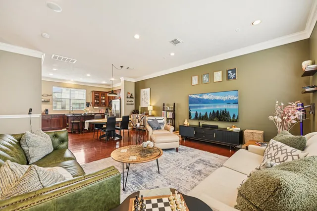 $360,000 | 5806 Kansas Street, Unit D, Houston, TX 77007