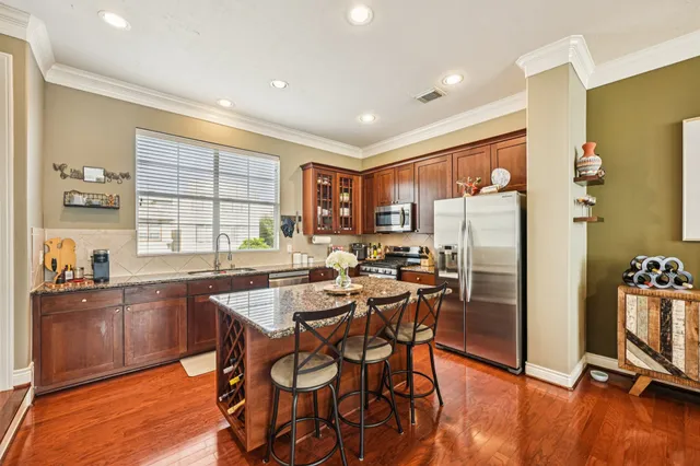 $360,000 | 5806 Kansas Street, Unit D, Houston, TX 77007