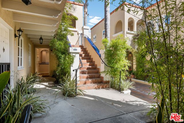 $4,900 | 910 North Alfred Street, Unit 4, West Hollywood, CA 90069