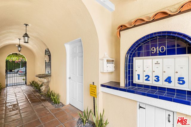 $4,900 | 910 North Alfred Street, Unit 4, West Hollywood, CA 90069