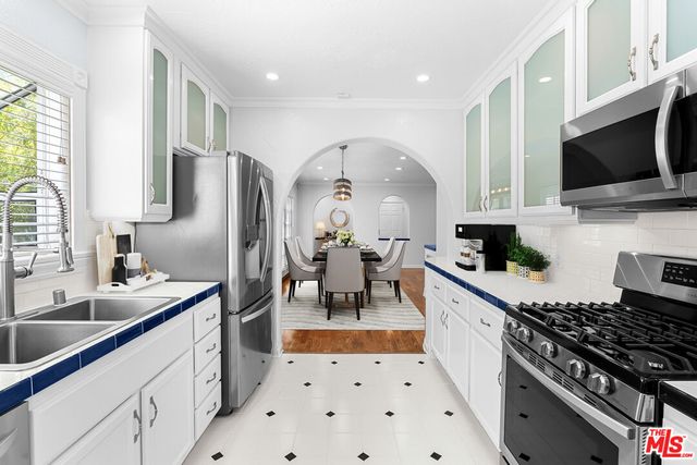 $4,900 | 910 North Alfred Street, Unit 4, West Hollywood, CA 90069