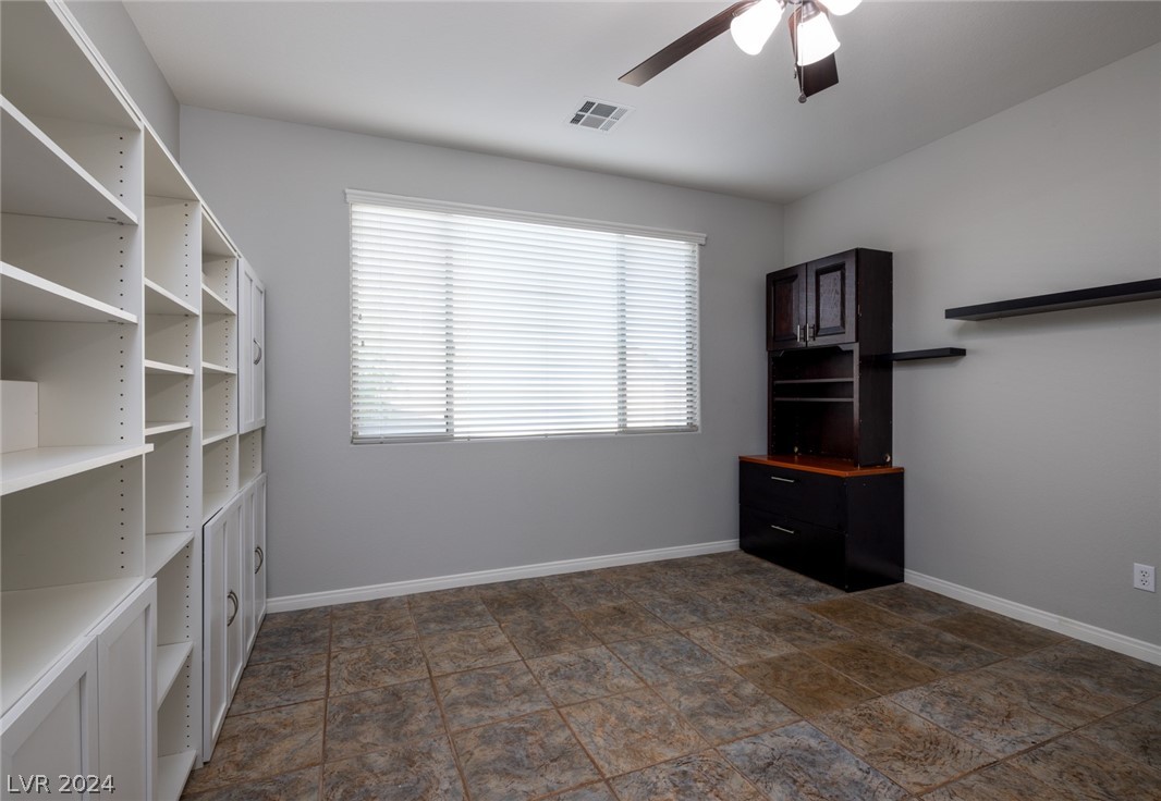 222 Valerian Street Henderson, NV 89015 - Photo 13 of 27 Office / Den