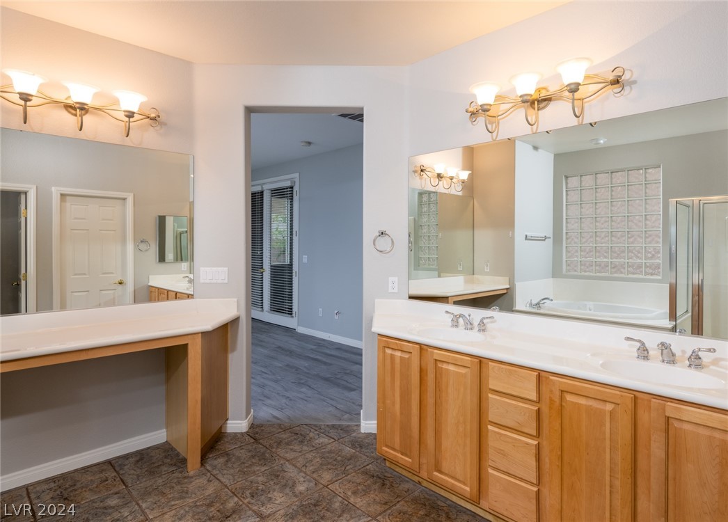 222 Valerian Street Henderson, NV 89015 - Photo 15 of 27 Primary Bathroom