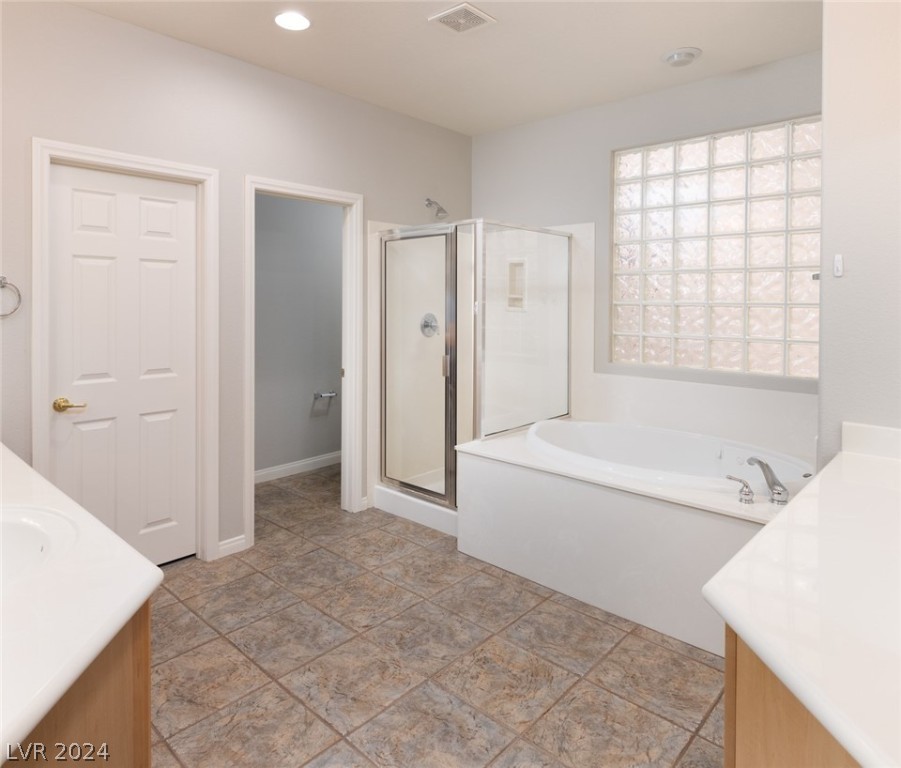 222 Valerian Street Henderson, NV 89015 - Photo 16 of 27 Primary Bathroom