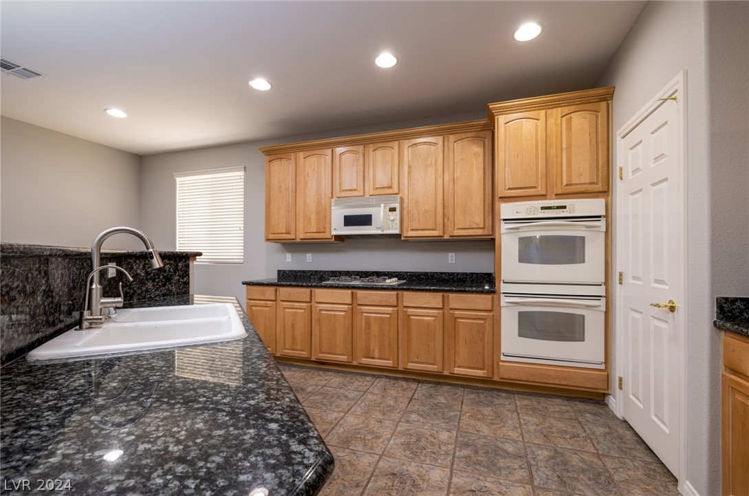 222 Valerian Street Henderson, NV 89015 - Photo 6 of 27