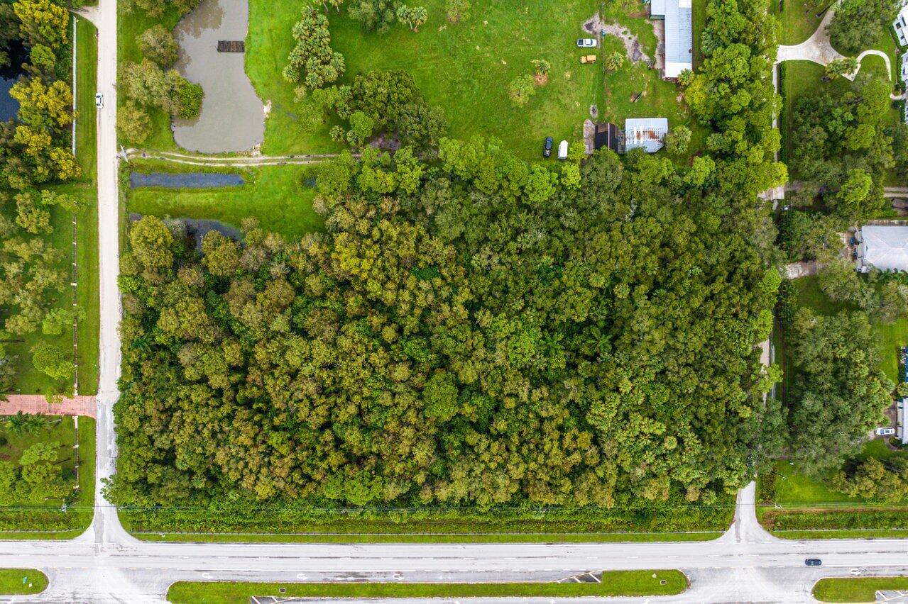 Xxxxx East Indiantown Road Jupiter, FL 33478 - Photo 2 of 9 a view of a yard