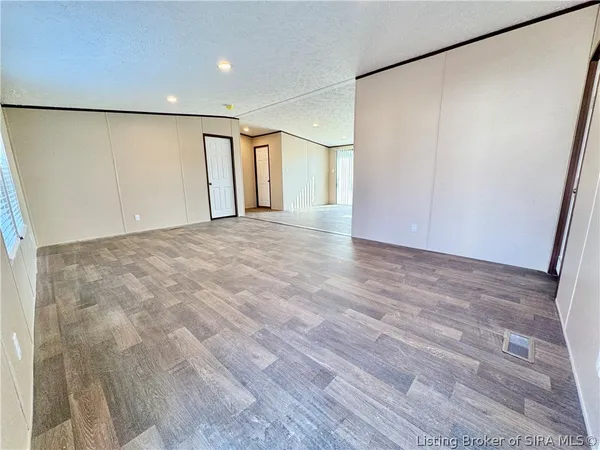 $159,900 | 1211 West York Road, Austin, IN 47102