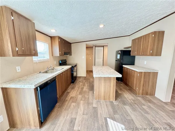 $159,900 | 1211 West York Road, Austin, IN 47102