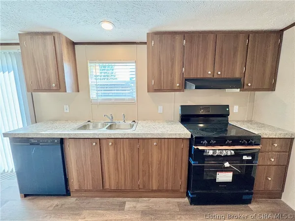 $159,900 | 1211 West York Road, Austin, IN 47102