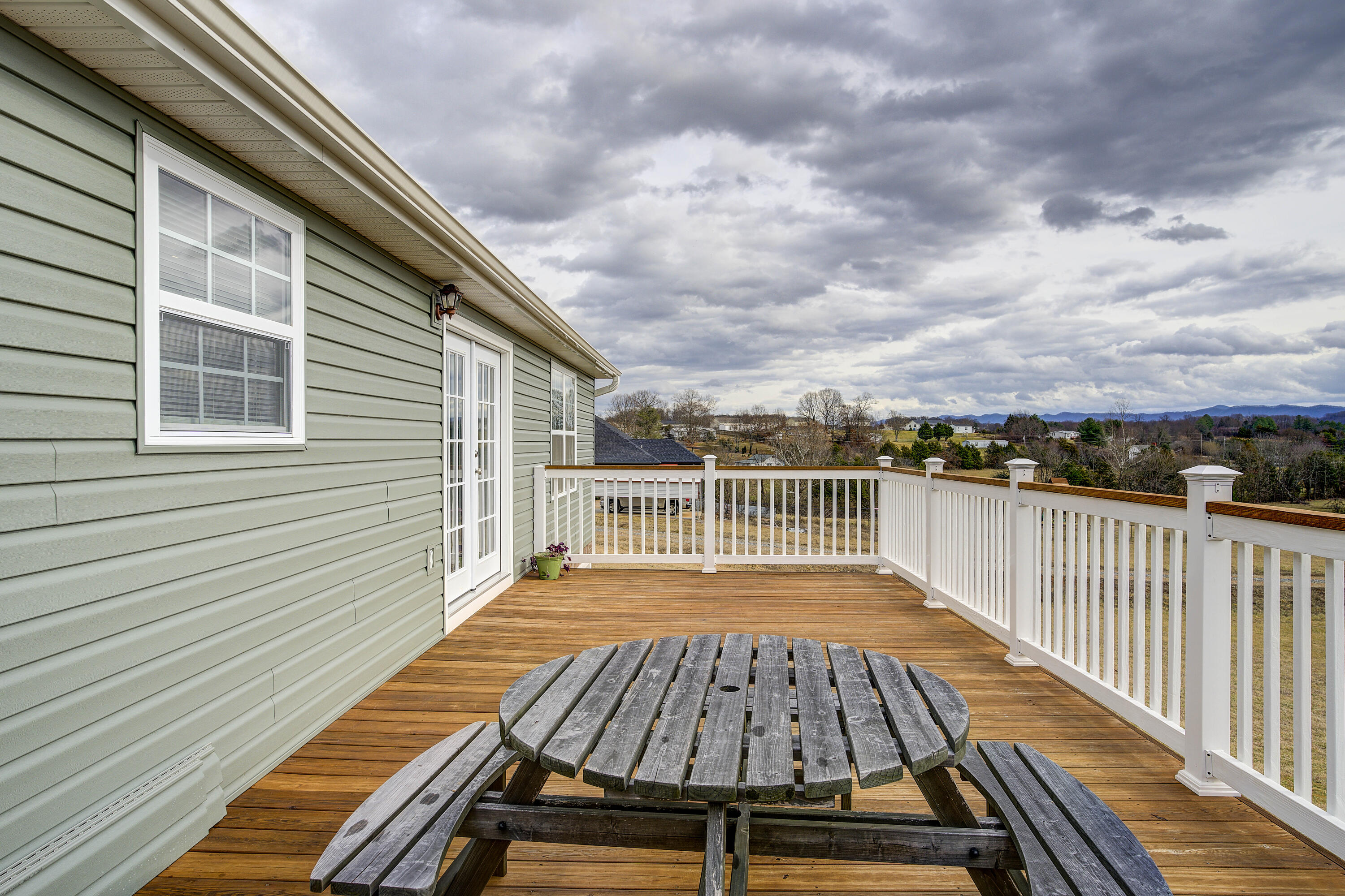433 Miller Road Telford, TN 37690 - Photo 39 of 42 Back deck