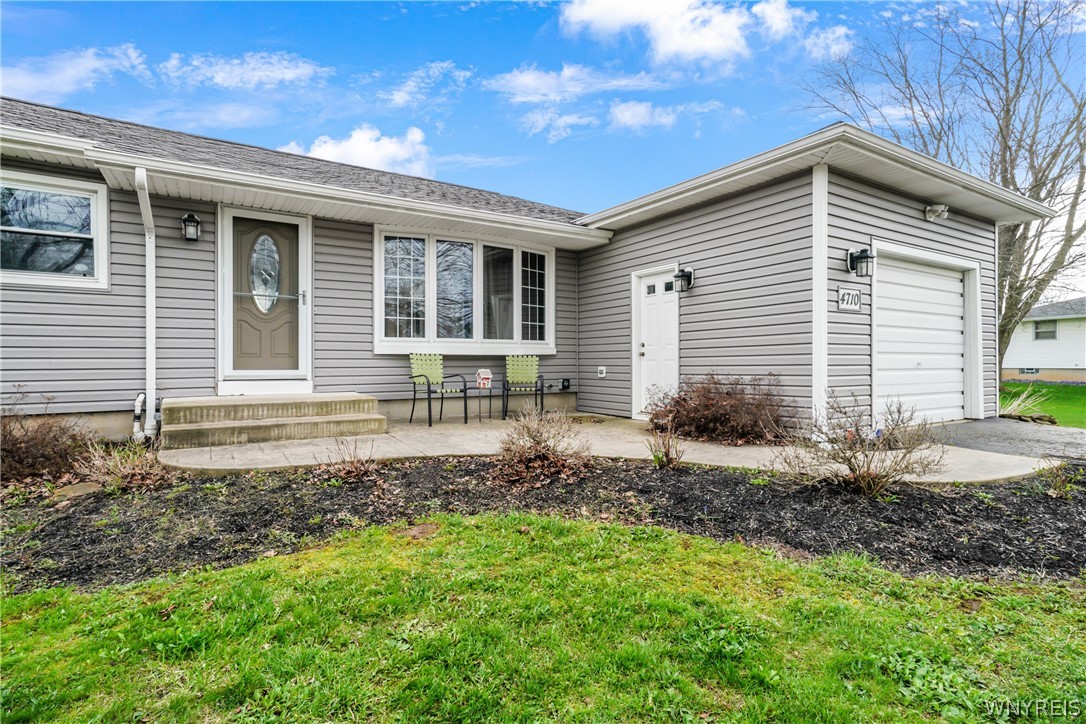 4710 Meyer Road Pendleton, NY 14120 - Photo 3 of 49