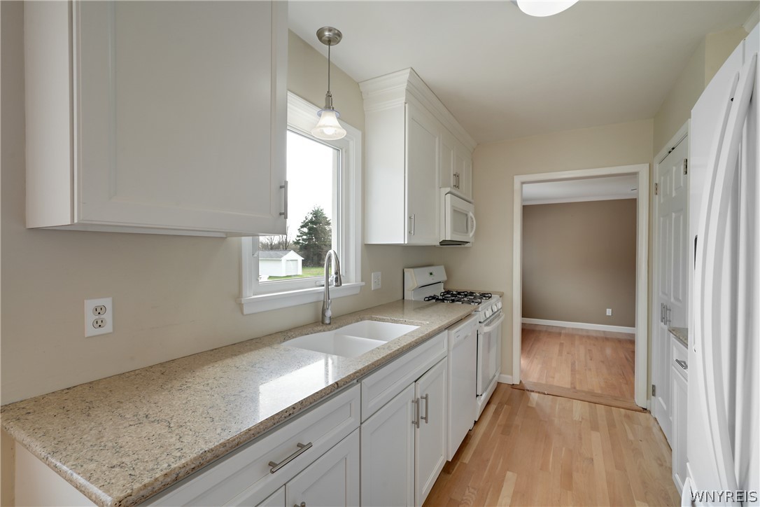 4710 Meyer Road Pendleton, NY 14120 - Photo 8 of 49