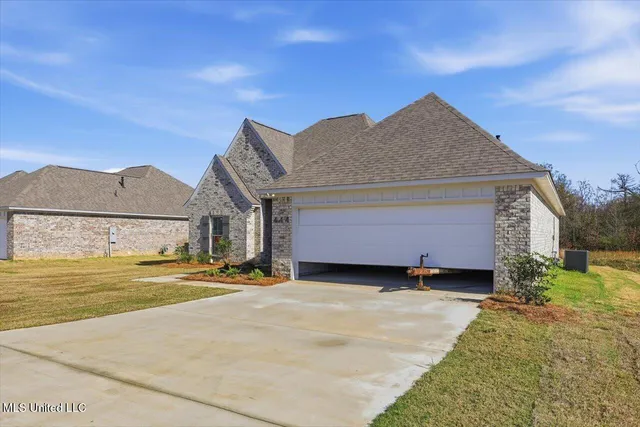 $314,999 | 444 Baleigh Way, Canton, MS 39046