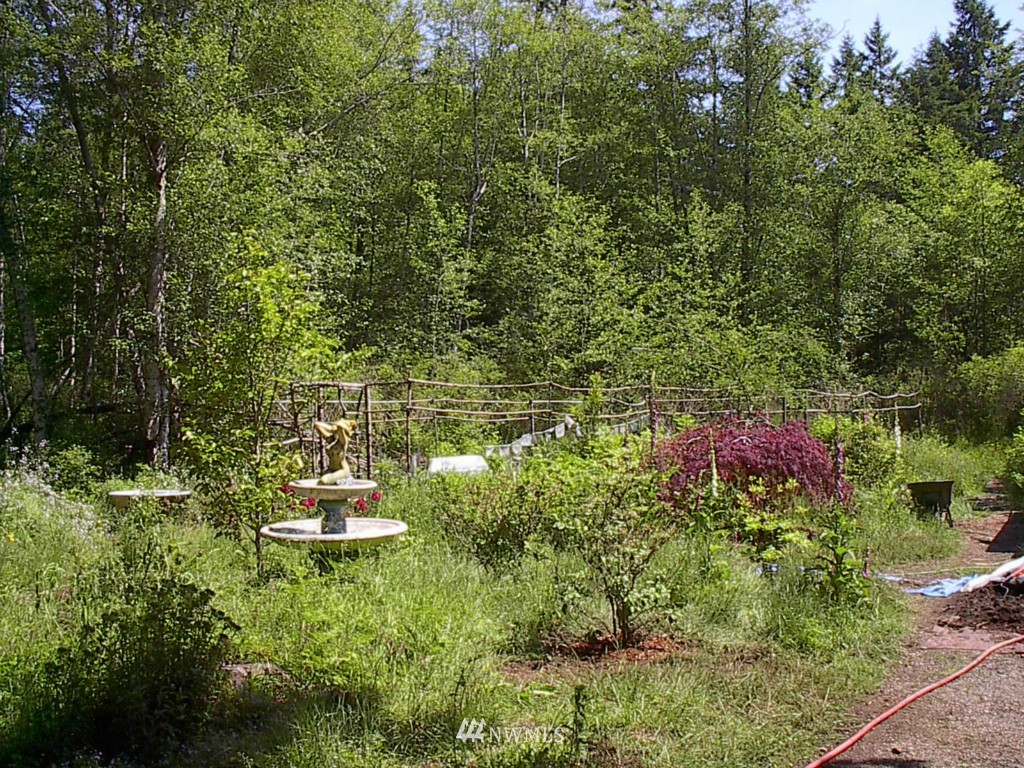 1422 Thomas Road Grapeview, WA 98546 - Photo 4 of 10 Gallery Image 4