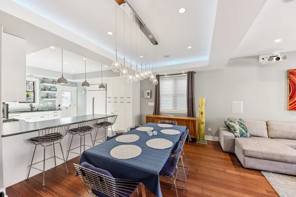 $13,750 | 1717 North Hudson Avenue, Chicago, IL 60614