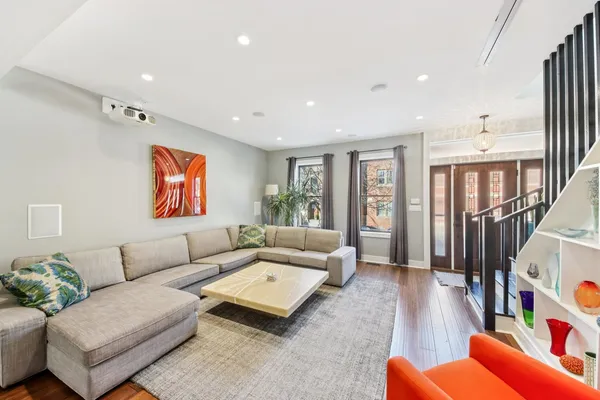 $13,750 | 1717 North Hudson Avenue, Chicago, IL 60614
