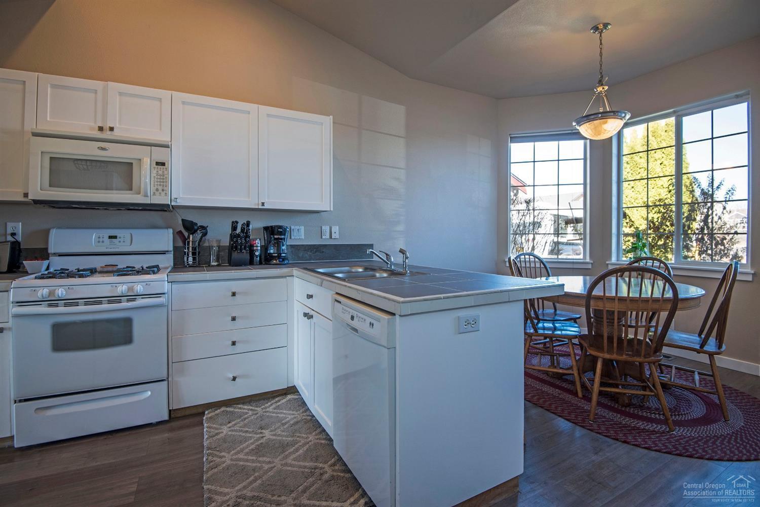 20551 Rolen Avenue Bend, OR 97702 - Photo 7 of 19 Additional Photo