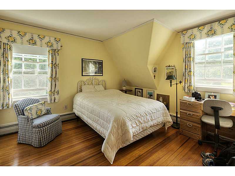 11 Alden Road Jamestown, RI 02835 - Photo 21 of 25 Bedroom.