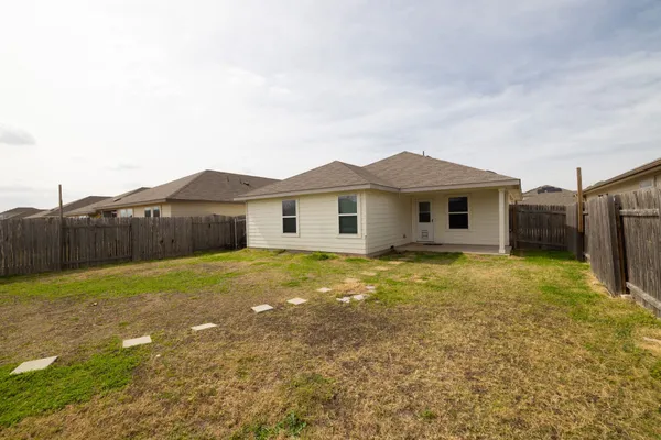 $1,800 | 202 Low Bramble Drive, Hutto, TX 78634